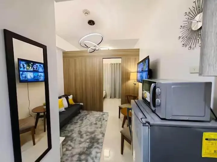 1-Bedroom With Balcony Manila Appartamento